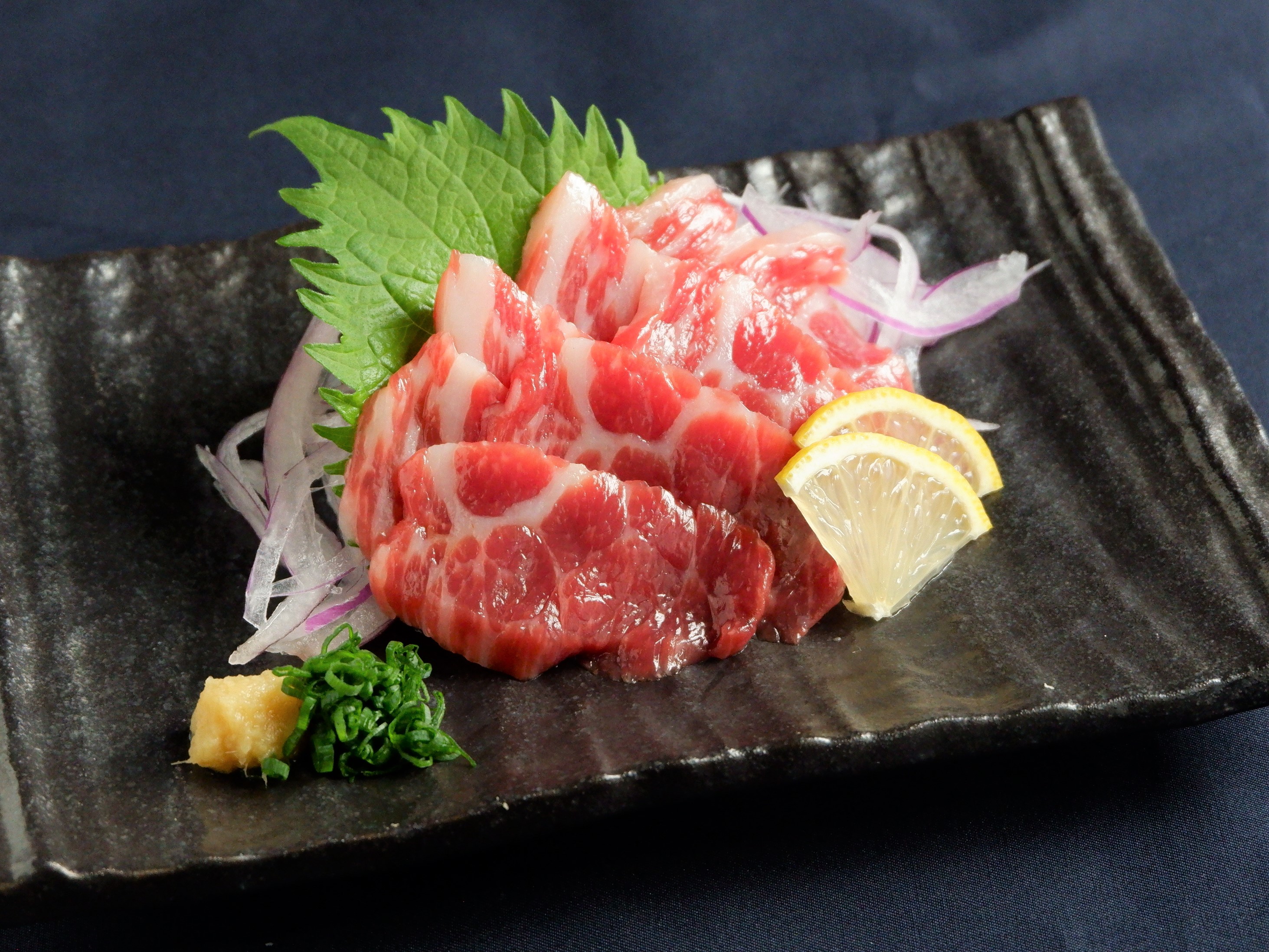 熊本名物 馬刺し<特撰霜降り> - 画像1