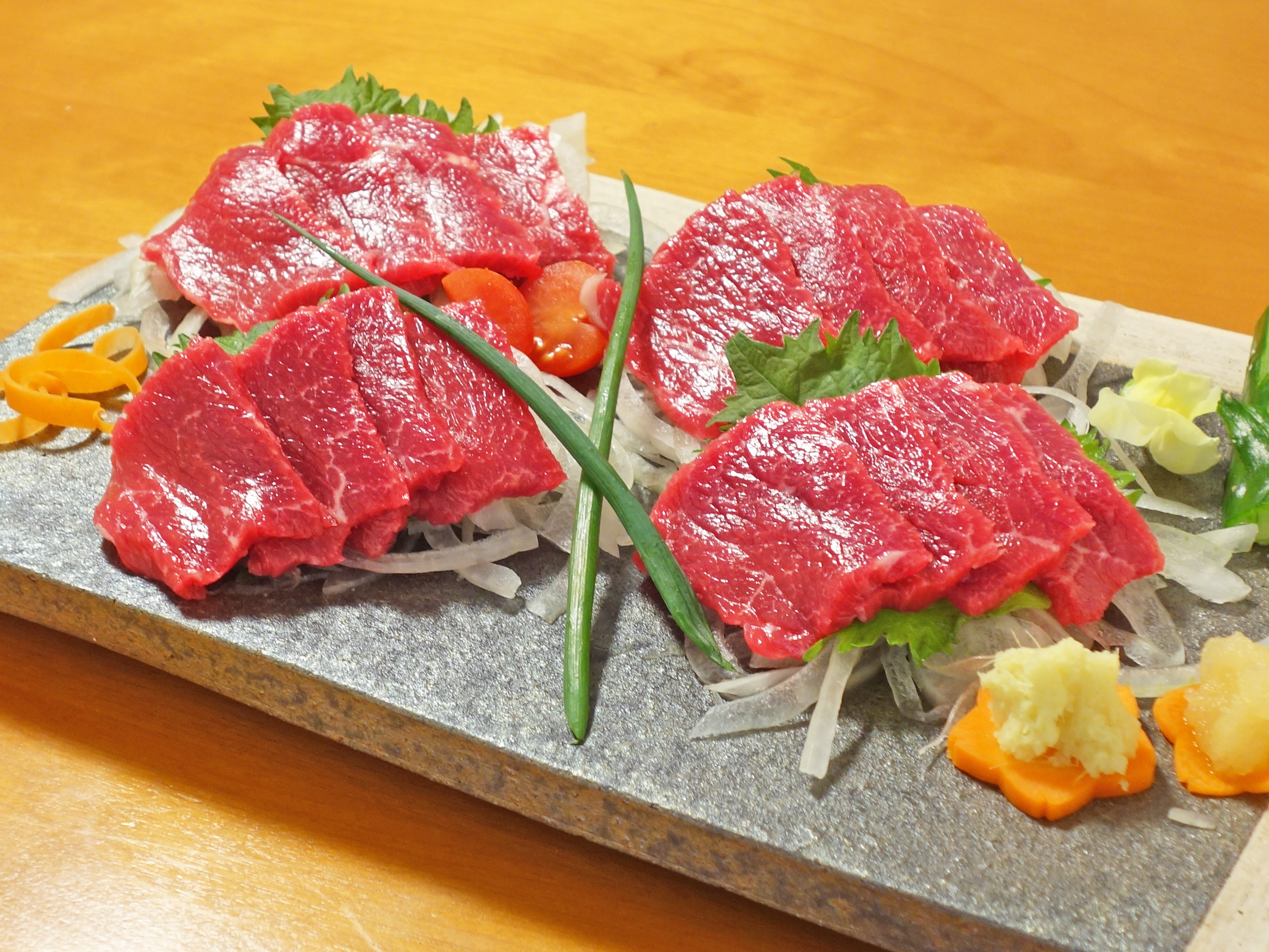 熊本名物 馬刺し<特撰霜降り> - サムネイル2